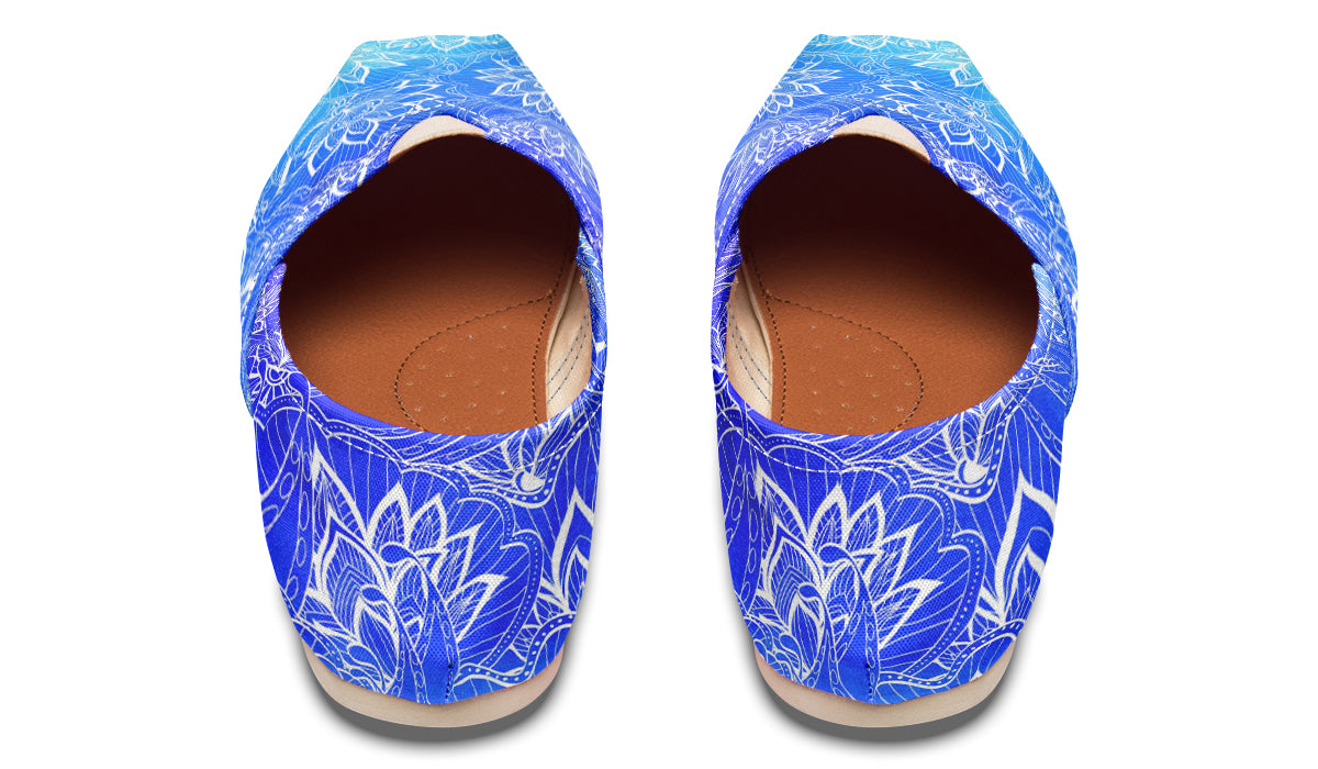 Blue White Lotus Mandala Casual